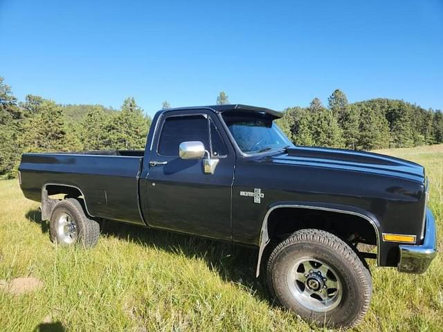 Image of Chevrolet Silverado equipment image 2