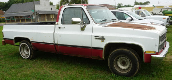 Image of Chevrolet Scottsdale equipment image 2