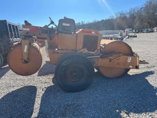 Image of Ferguson 46 equipment image 2