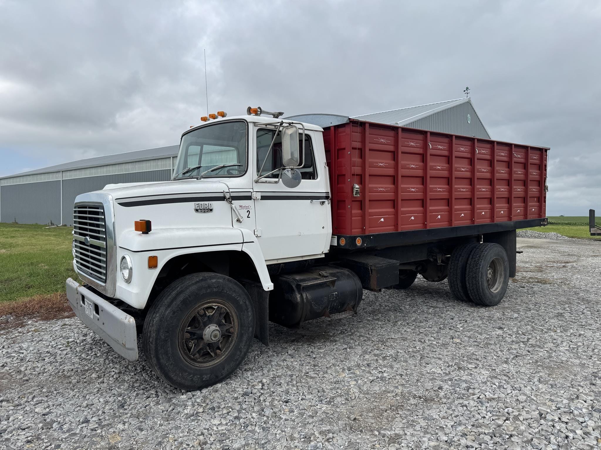 1984 Ford 8000 Equipment Image0
