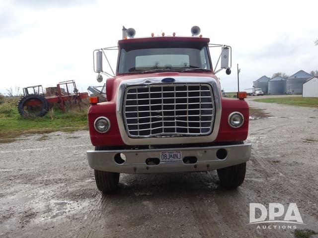 Image of Ford F-9000 equipment image 4