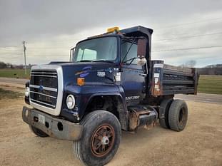 1984 Ford 9000 Equipment Image0