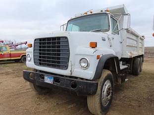 1984 Ford 9000 Equipment Image0