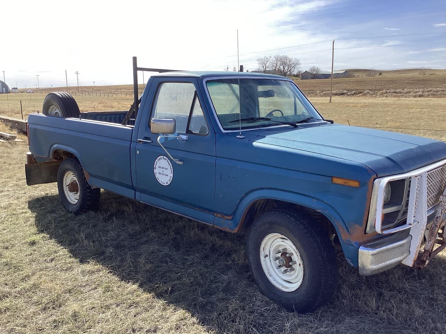 1984 Ford F-250 Equipment Image0