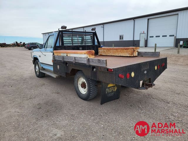 Image of Ford F-250 equipment image 3