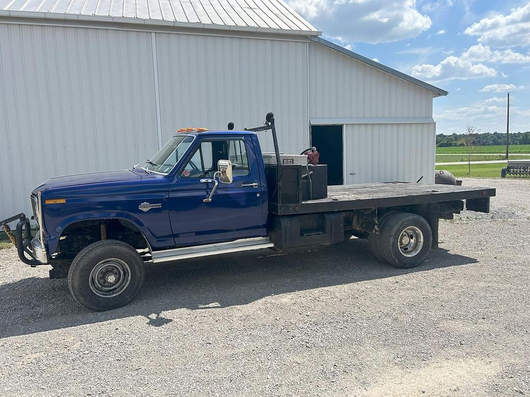 Image of Ford F-350 Primary image