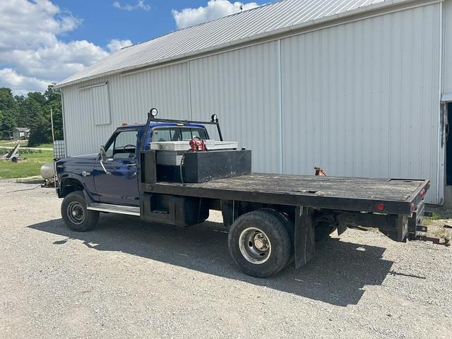 Image of Ford F-350 equipment image 1