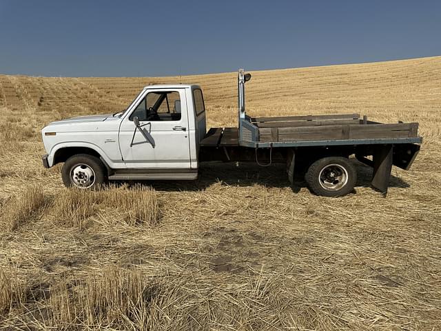 Image of Ford F-350 equipment image 1