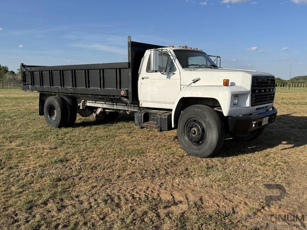 1984 Ford F-800 Equipment Image0