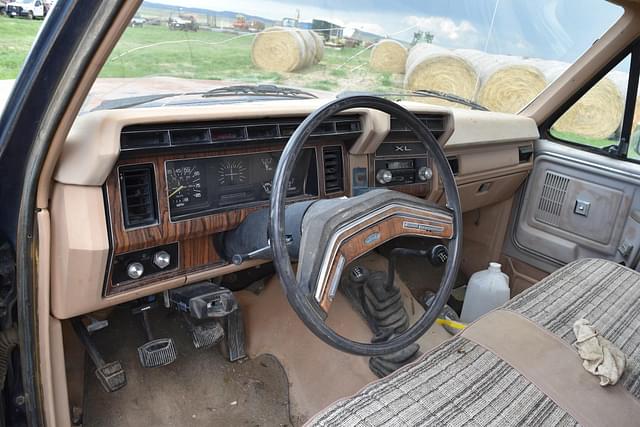 Thumbnail image Ford F-250 20
