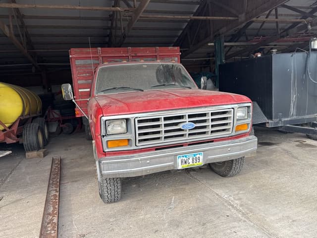 Image of Ford F-350 equipment image 1