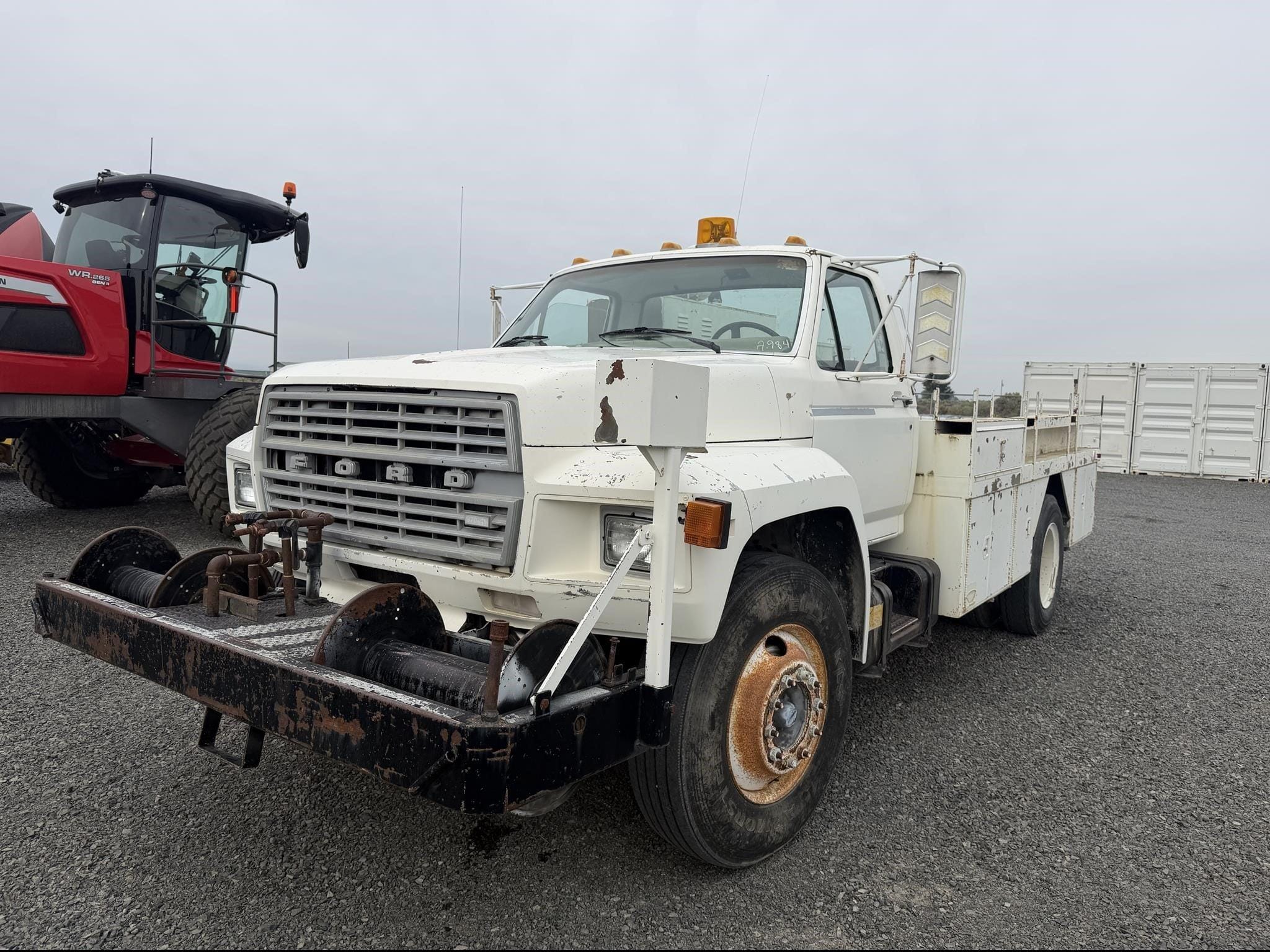 1984 Ford F700 Equipment Image0