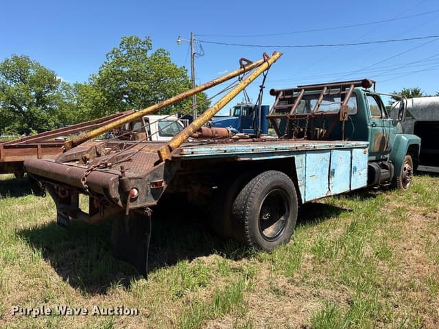 Image of Ford F700 equipment image 4