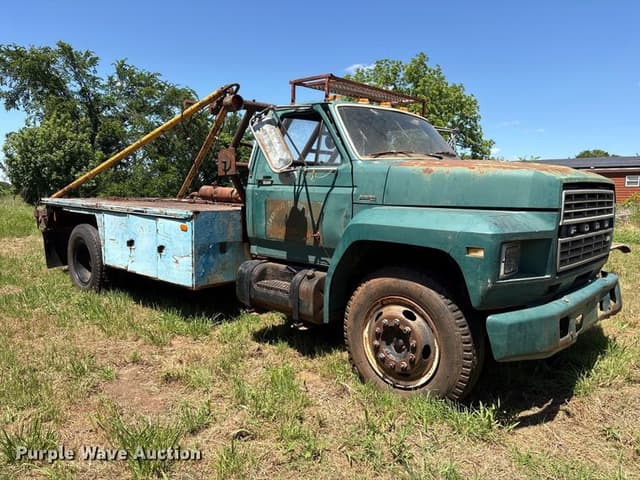 Image of Ford F700 equipment image 2