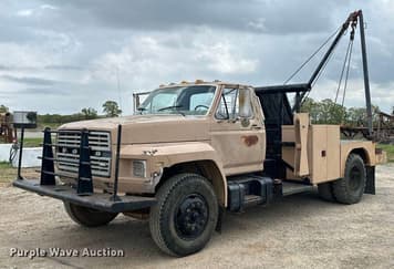Main image Ford F700