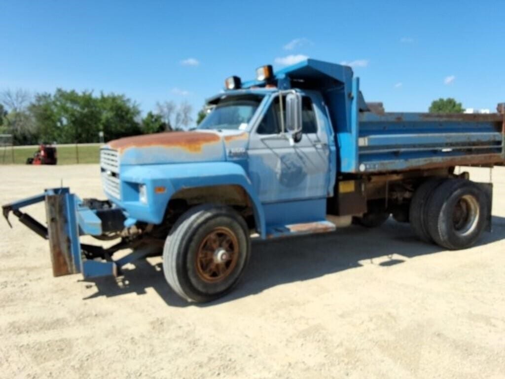 1984 Ford F-800 Equipment Image0