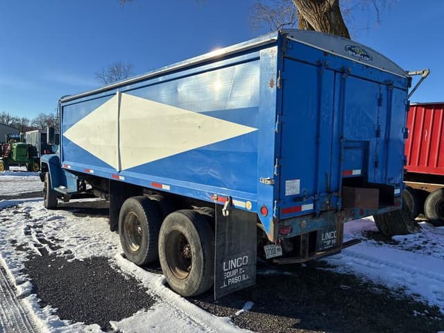 Image of Ford F-800 equipment image 4