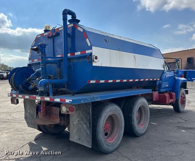 Image of Ford FT8000 equipment image 4