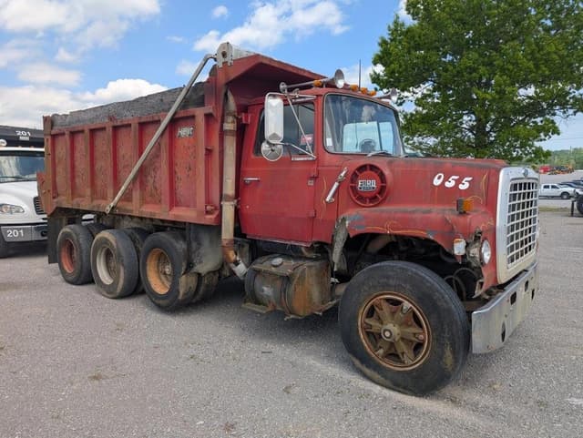 Image of Ford L9000 equipment image 1