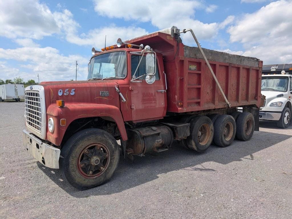 1984 Ford L9000 Equipment Image0