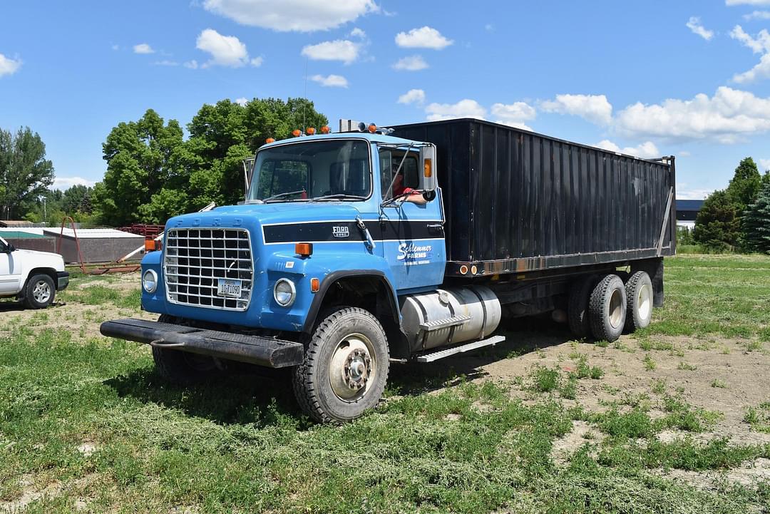 Image of Ford F-8000 Primary image