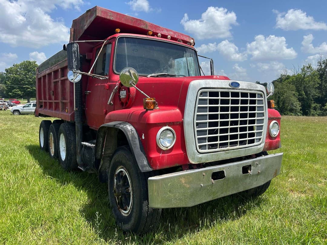 Image of Ford LT8000 Primary image