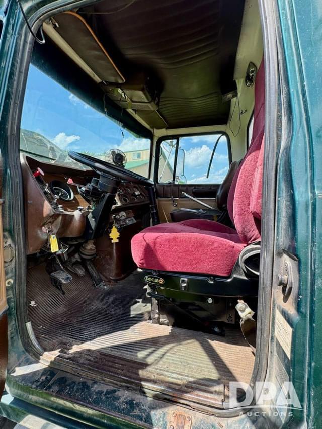 Image of Ford LTL9000 equipment image 4