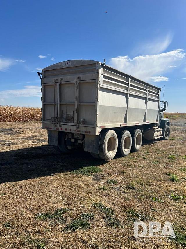 Image of Ford LTL9000 equipment image 1