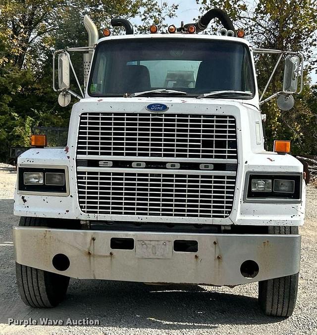 Image of Ford LTL9000 equipment image 1