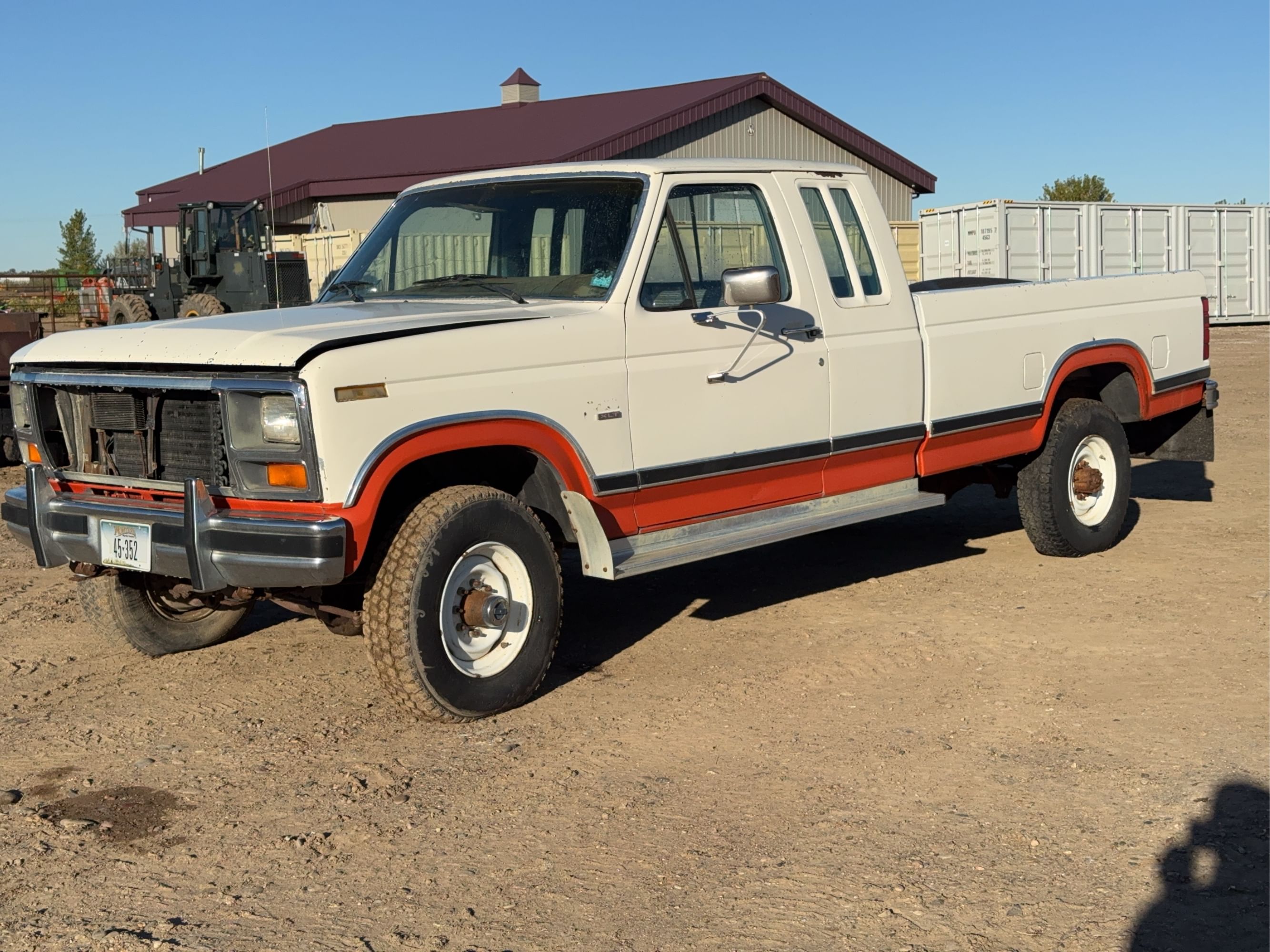 1984 Ford F-250 Equipment Image0