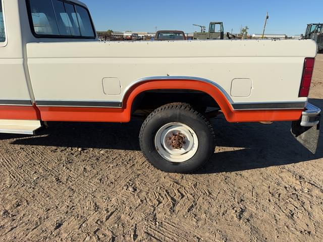 Image of Ford F-250 equipment image 1