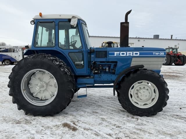 Image of Ford TW-35 equipment image 3