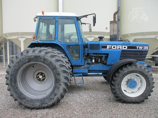 Image of Ford TW-35 equipment image 3