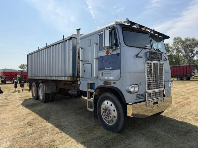 Image of Freightliner Cab Over equipment image 2