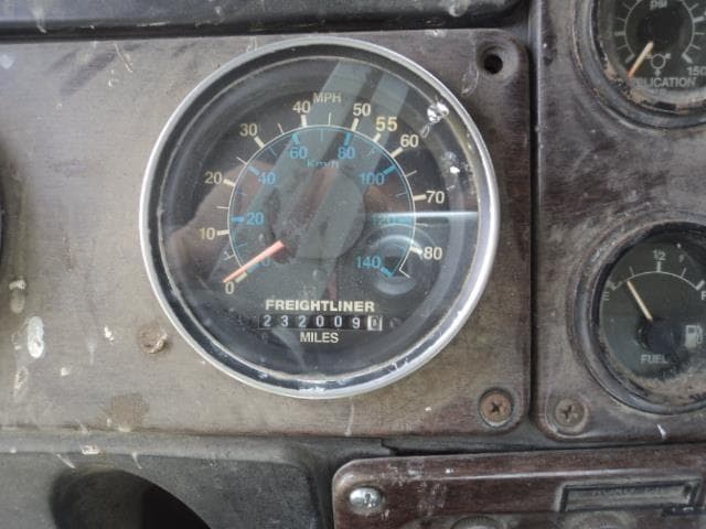 Image of Freightliner FLC equipment image 3