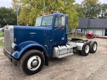 Main image Freightliner FLC