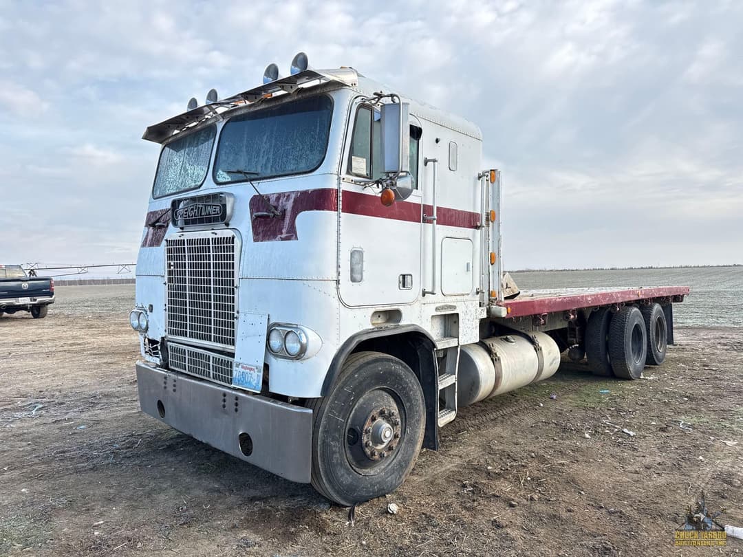 Image of Freightliner FLT Primary image