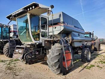 1984 Gleaner N6 Equipment Image0