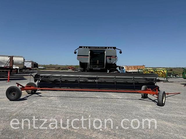 Image of Gleaner N6 equipment image 1