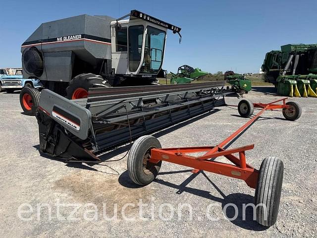 Image of Gleaner N6 equipment image 2
