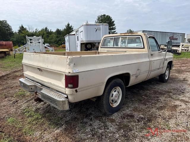 Image of GMC 2500 equipment image 2
