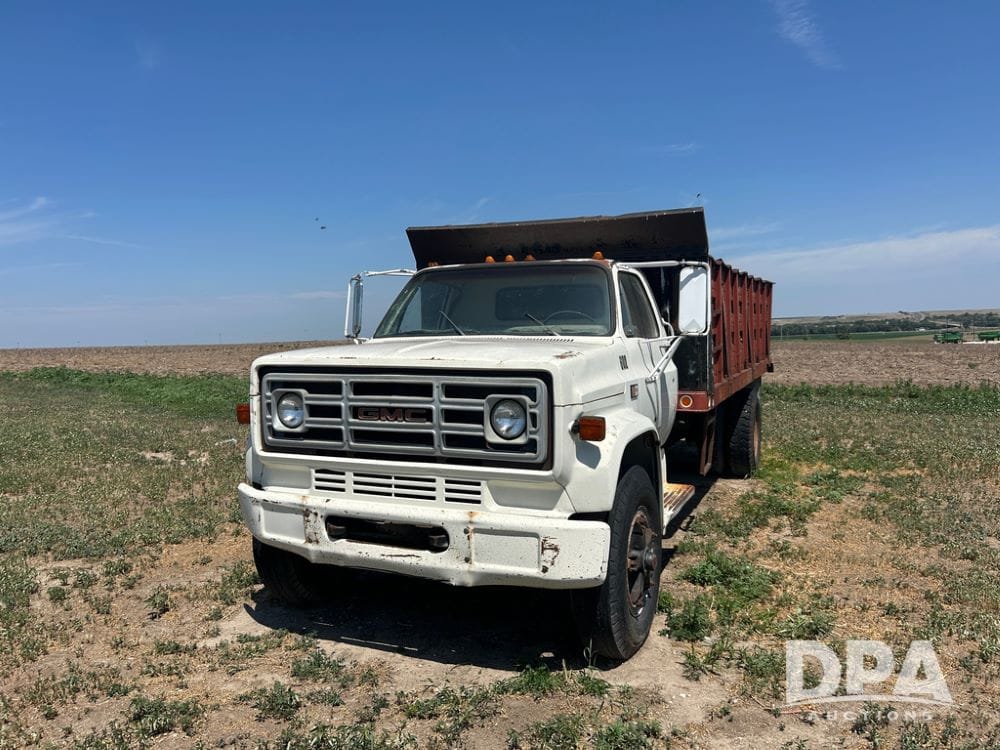 1984 GMC 7000 Equipment Image0