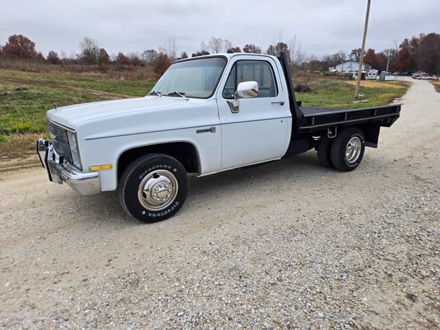 Image of GMC 3500 equipment image 3