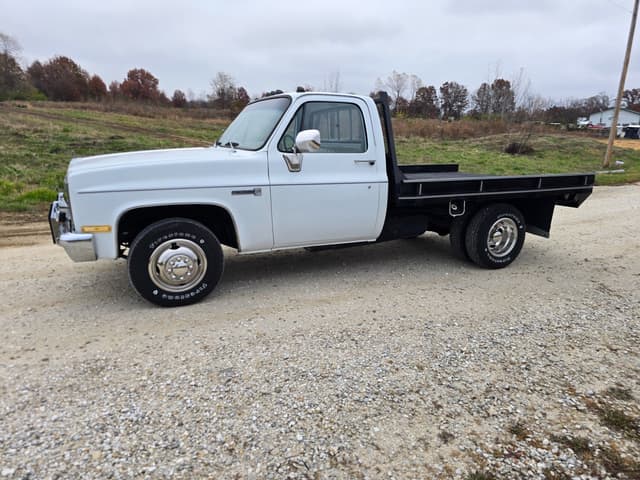 Image of GMC 3500 equipment image 4