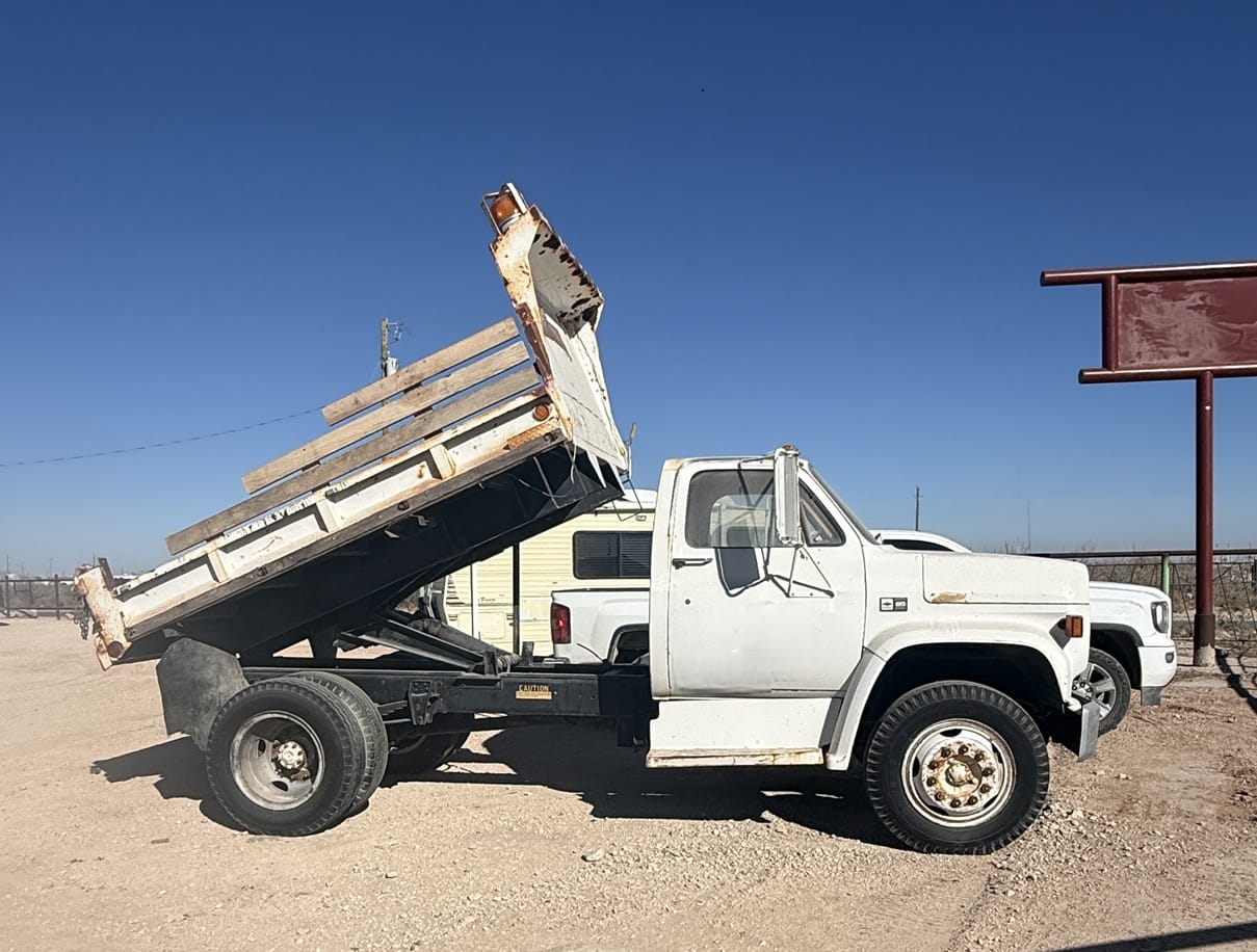 1984 GMC C60 Equipment Image0