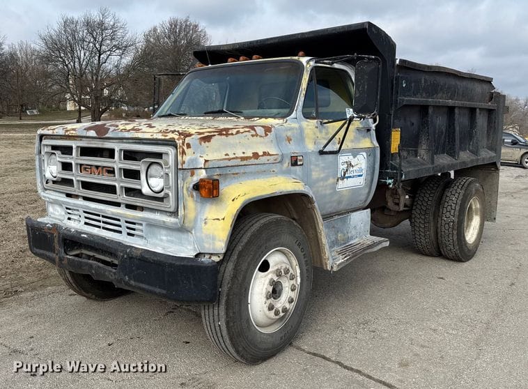 1984 GMC C7000 Equipment Image0
