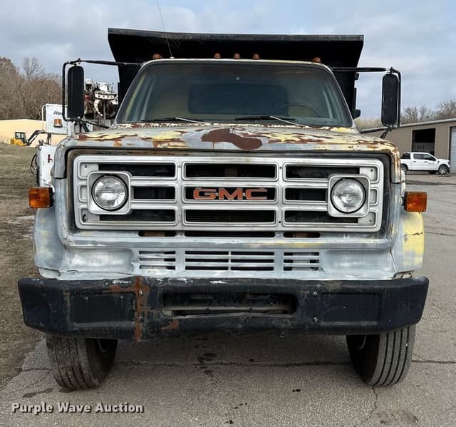 Image of GMC C7000 equipment image 1