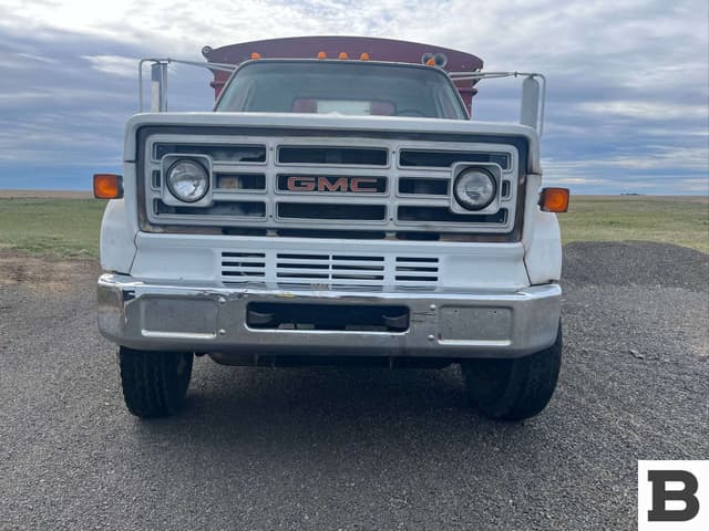 Image of GMC C7000 equipment image 3