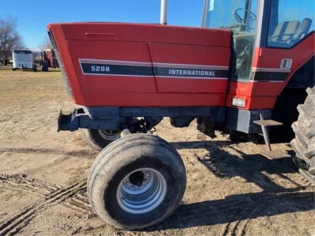 Image of International Harvester 5288 equipment image 2