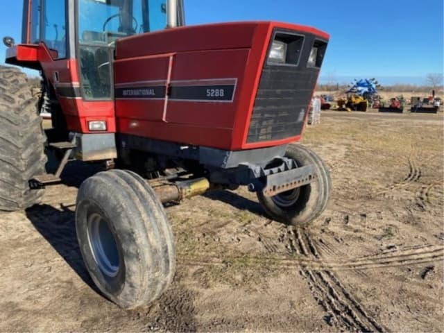 Image of International Harvester 5288 equipment image 4